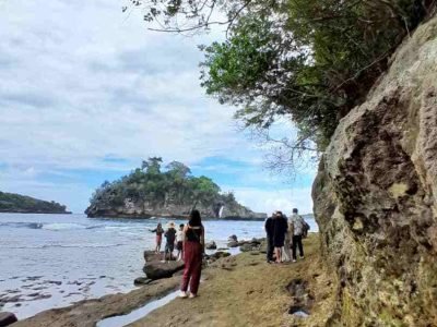 Crystal-Bay-Beach-Nusa-Penida-Transport-Bali-Tour-Agency- (4)