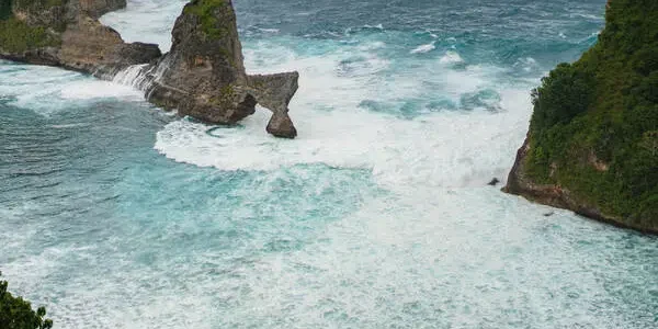 Destinasi-Wisata-Atuh-Beach-Nusa-Penida-Transport-Bali-Indonesia-Tour-Agency-1