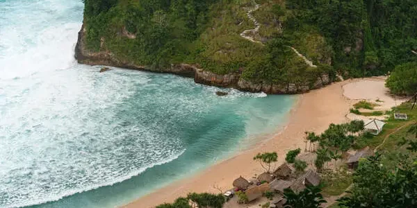 Destinasi-Wisata-Atuh-Beach-Nusa-Penida-Transport-Bali-Indonesia-Tour-Agency-3