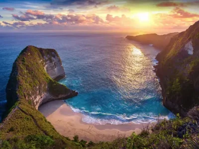 Destinasi-Wisata-Kelingking-Beach-Nusa-Penida-Transport-Bali-Tour-Agency-1