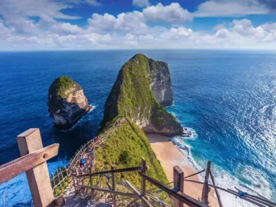 Destinasi-Wisata-Kelingking-Beach-Nusa-Penida-Transport-Bali-Tour-Agency-2