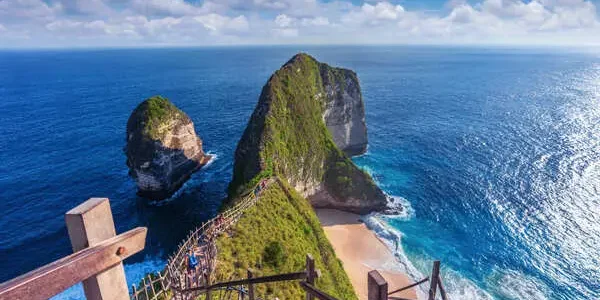 Destinasi-Wisata-Kelingking-Beach-Nusa-Penida-Transport-Bali-Tour-Agency-2