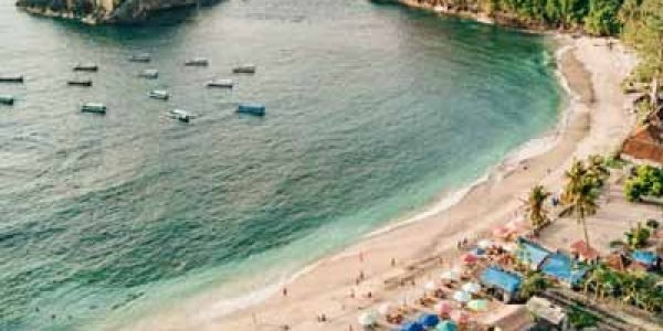 Obyek Wisata Crystal Bay Nusa Penida