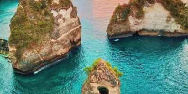 Obyek Wisata Raja Lima / Pulau Seribu Nusa Penida Bali Transport